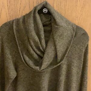 Great condition top for casual or dress up